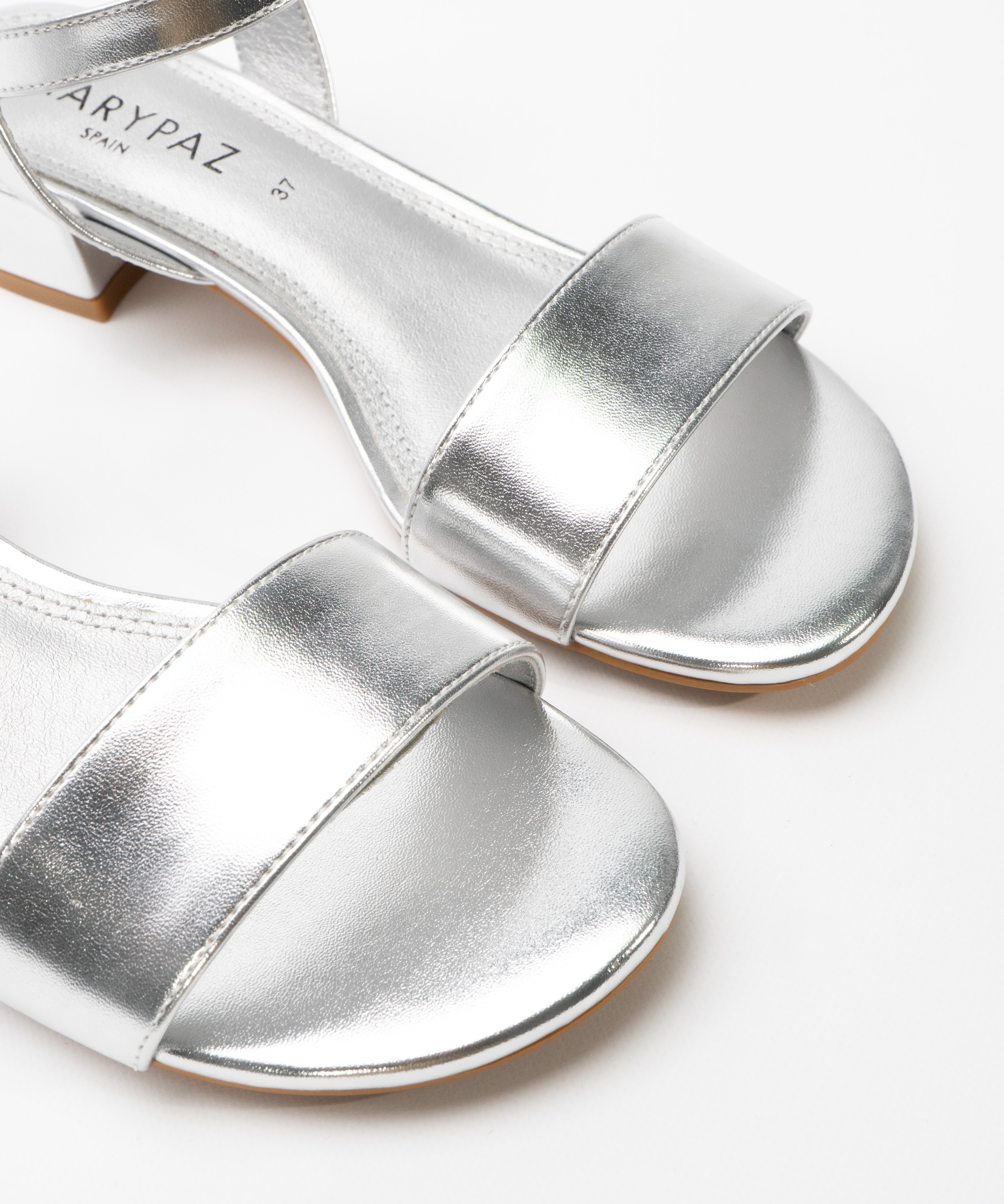 Sand&aacute;lia salto baixo image number null